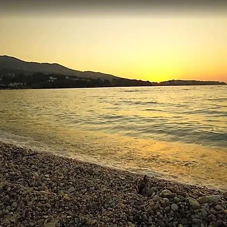 Live The Summer Dream At Gaios Cozy Retreat